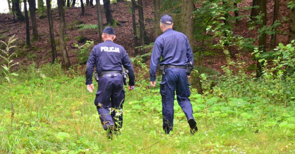 zdjęcie: Policjanci szukali zaginionej kobiety. Akcja zakończyła się sukcesem / fot. KPP w Kościerzynie