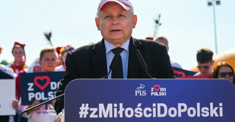 zdjęcie: Jarosław Kaczyński spotkał się z mieszkańcami Woli Rzędzińskiej pod Tarnowem / fot. PAP