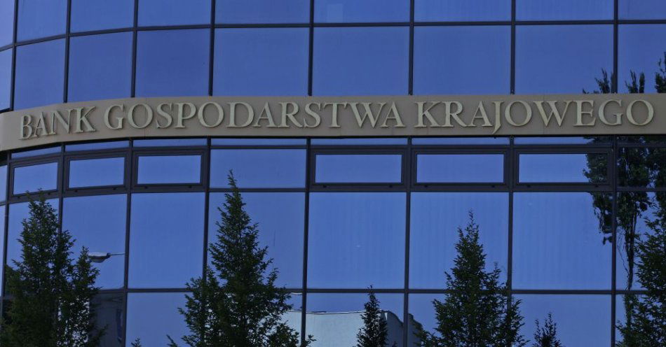 zdjęcie: Można składać wnioski o dofinansowanie remontu budynków po powodzi / fot. PAP