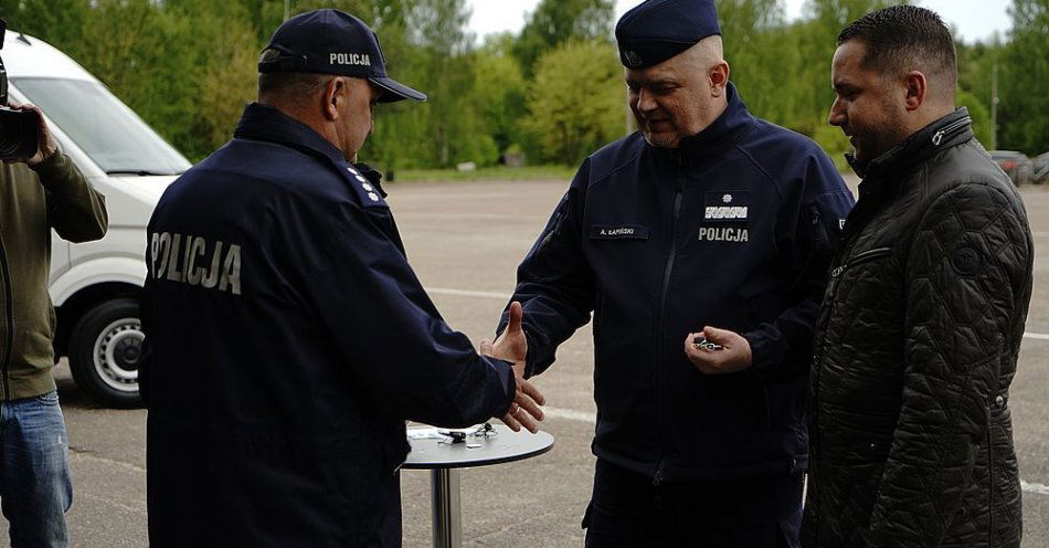 zdjęcie: Mobilne centrum pomocy ofiarom przestępstw dla pomorskich policjantów. / fot. KMP w Gdyni