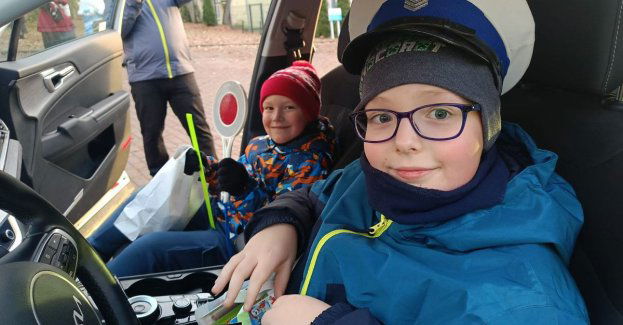 Policjanci blisko mieszkańców podczas świątecznych spotkań