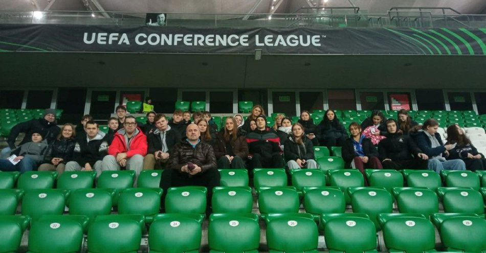 zdjęcie: Licealiści poznali zabezpieczenie imprez na stadionie Legii / fot. KPP w Przasnyszu