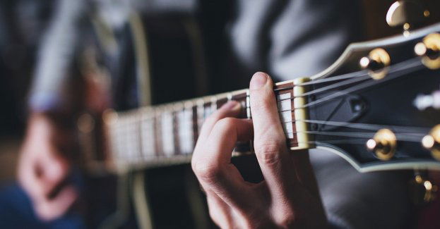 Największa Gitarowa Orkiestra Świata w rytmie Hey Joe