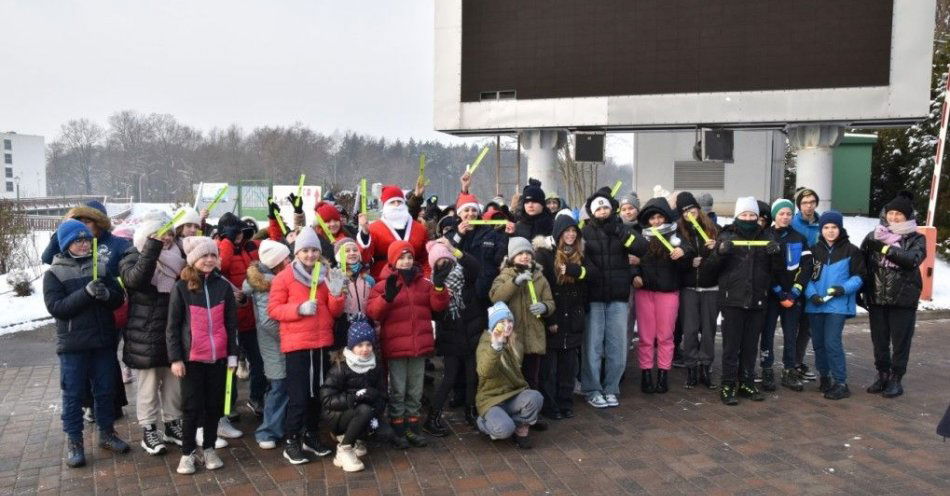 zdjęcie: Na Mikołajki w prezencie od Świętego Mikołaja – bezpieczeństwo! / fot. KPP w Poddębicach