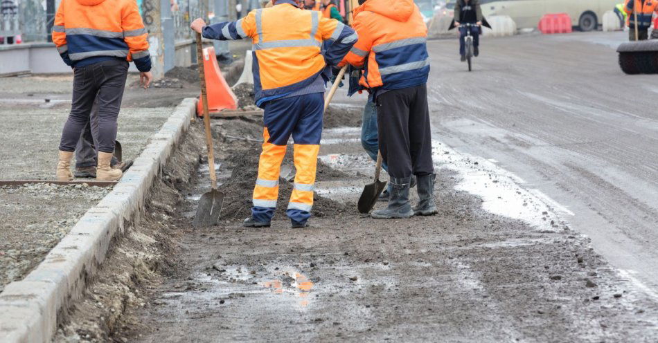 zdjęcie: 166 mln zł rządowego dofinansowania do inwestycji drogowych / v54876170