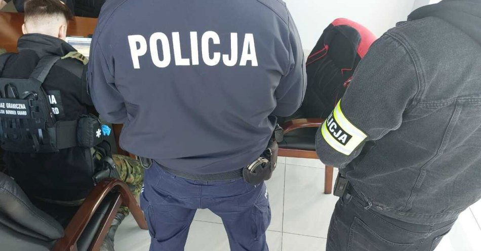 zdjęcie: Dwie osoby z Ukrainy deportowane po naruszeniach prawa w Kępnie / fot. KPP Kępno