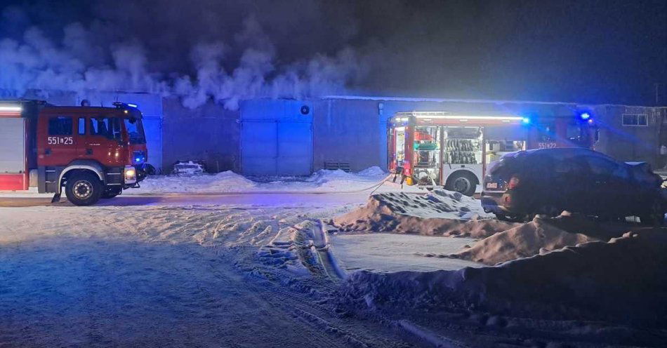 zdjęcie: Czujni policjanci z Włodawy uratowali budynek przed pożarem / fot. KPP Włodawa Orchówek