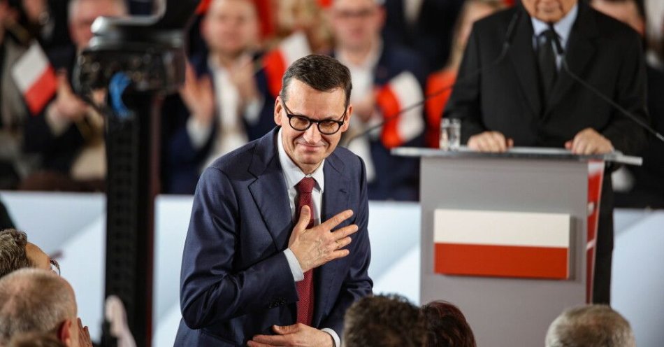 zdjęcie: Kaczyński: jeśli Morawiecki będzie działał racjonalnie, w rządzie Czarnka mógłby pokierować gospodarką / Kraków, 07.03.2026. Prezes PiS Jarosław Kaczyński (P) i poseł PiS Mateusz Morawiecki (C) podczas konwencji Prawa i Sprawiedliwości w Krakowie, 7 bm. (sko) PAP/Łukasz Gągulski