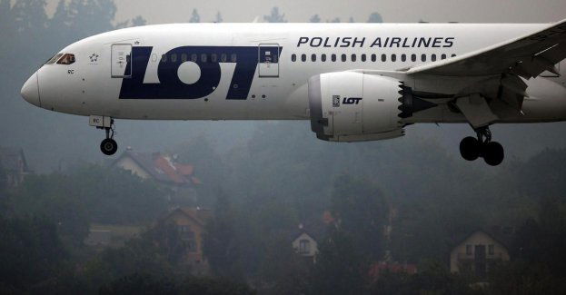 Dreamliner pokonał trasę Newark - Warszawa godzinę szybciej