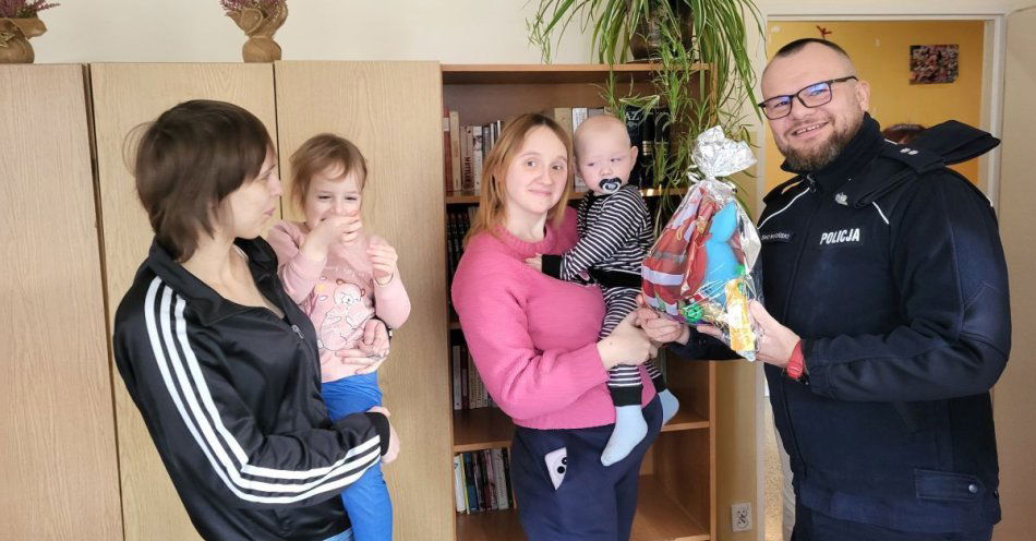 zdjęcie: Policjanci z Grudziądza wsparli dom dla bezdomnych kobiet / fot. KMP w Grudziądzu