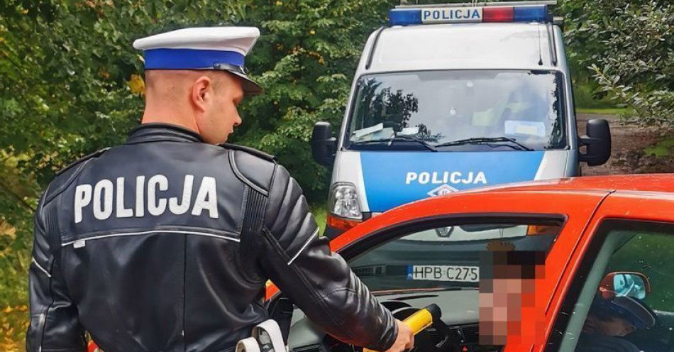 zdjęcie: Trzeźwość kierujących „pod lupą” policjantów / fot. KMP w Jeleniej Górze