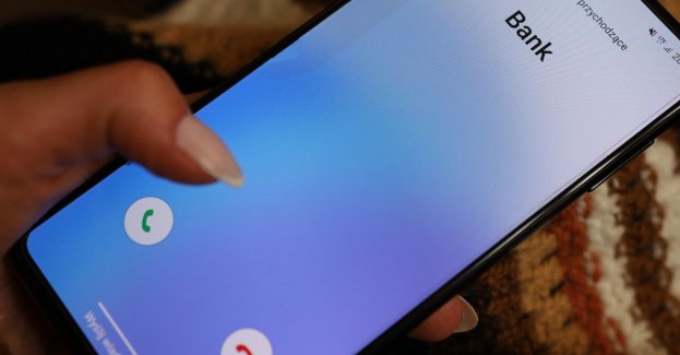 Uwierzyła w zagrożone konto, została oszukana