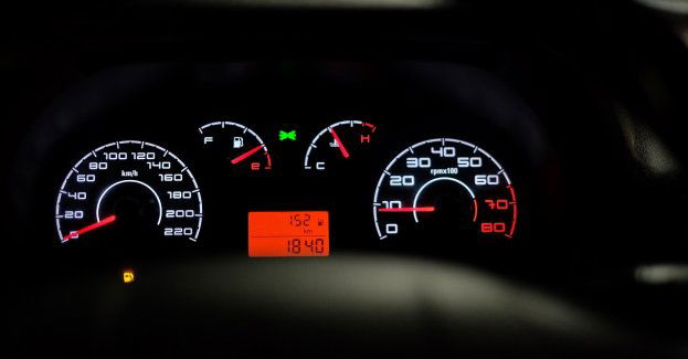 Pirat drogowy stracił uprawnienia i otrzymał 2000 złotych mandatu