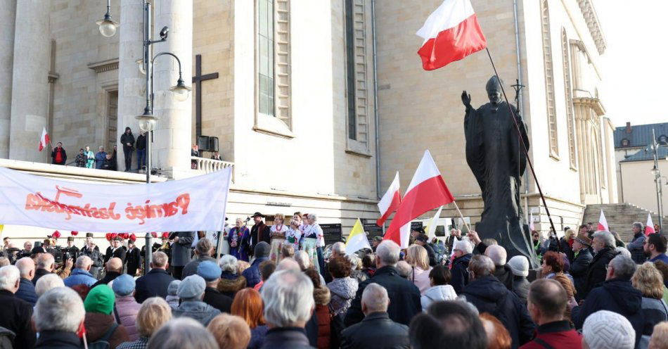 zdjęcie: Manifestacja sprzeciwu wobec 