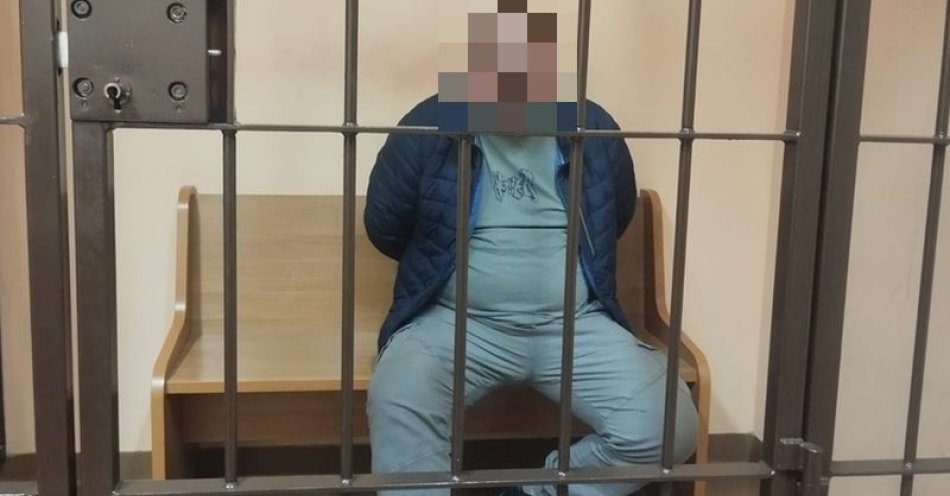 zdjęcie: Policjanci powiatu dzierżoniowskiego odzyskali skradziony smartwatch i zatrzymali sprawcę rozboju / fot. KPP w Dzierżonowie