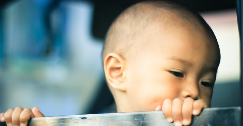zdjęcie: Pijana 23-latka przewoziła 4-letnie dziecko - auto wylądowało w rowie