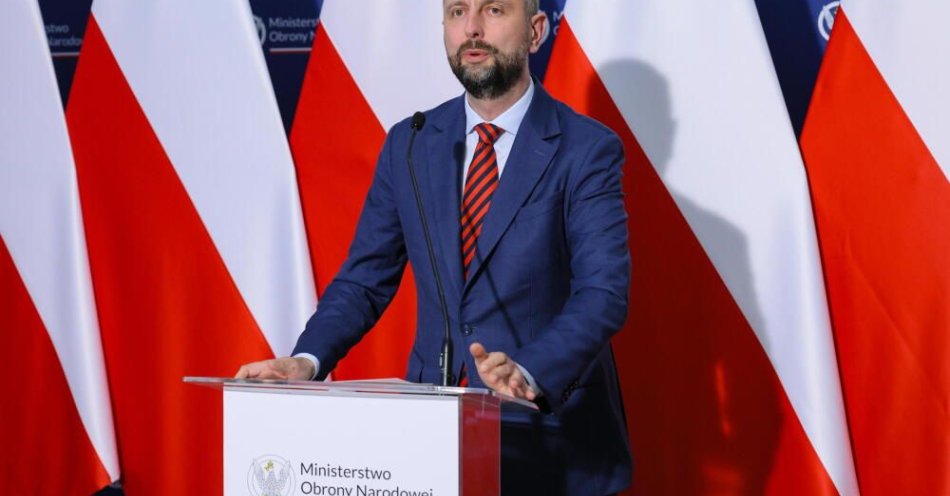 zdjęcie: Kosiniak-Kamysz: bezpieczeństwo jest przypisane do PSL, to nasze naczelne zadanie / Warszawa, 02.10.2025. Konferencja prasowa po posiedzeniu zespołu sterującego, wicepremiera, ministra obrony narodowej Władysława Kosiniaka-Kamysza w Warszawie, 2 bm.  na której potwierdził zakup przez Polskę nowoczesnych pocisków AIM-120D-3 AMRAAM dla samolotów F-35. (rg/dw) PAP/Rafał Guz