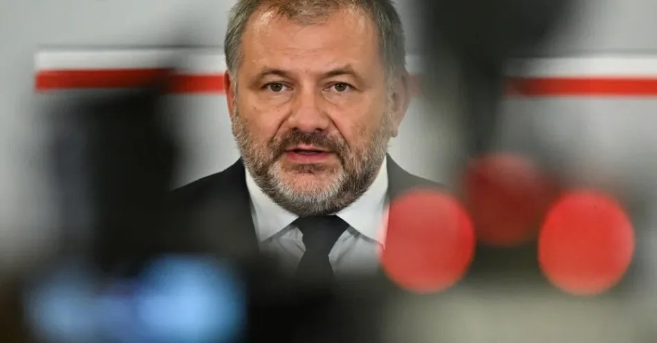 zdjęcie: Żurek: mamy taśmy w prokuraturze ws. Zondacrypto / Warszawa, 02.09.2026. Minister sprawiedliwości, prokurator generalny Waldemar Żurek podczas wypowiedzi dla mediów w siedzibie Ministerstwa Sprawiedliwości w Warszawie, 2 bm. Szef MS przekazał nowe informacje w związku z działaniami w śledztwie dotyczącym giełdy Zondacrypto. (amb) PAP/Radek Pietruszka