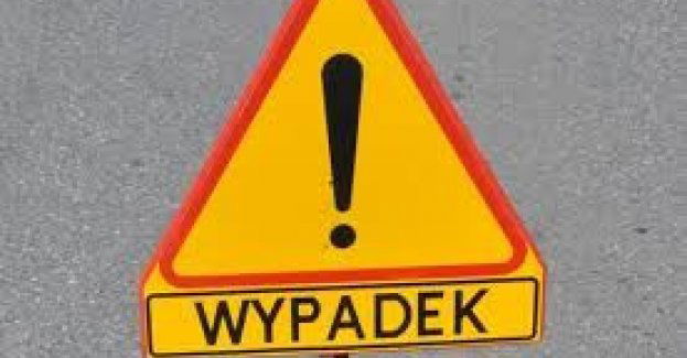 Jedna osoba ranna w zderzeniu trzech pojazdów na krajowej „sześćdziesiątce” w miejscowości Morawy-Wicherki