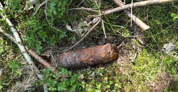 W lesie w okolicach Czarnówka znaleziono pocisk artyleryjski. Niewybuch został zabezpieczony