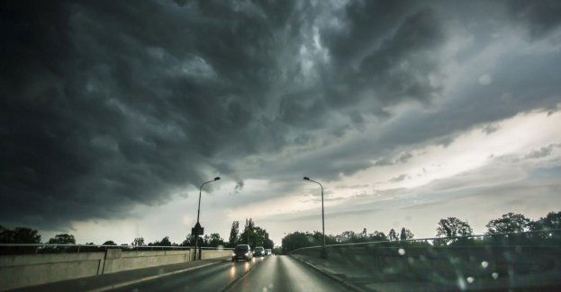 IMGW ostrzega przed burzami na terenie całego kraju
