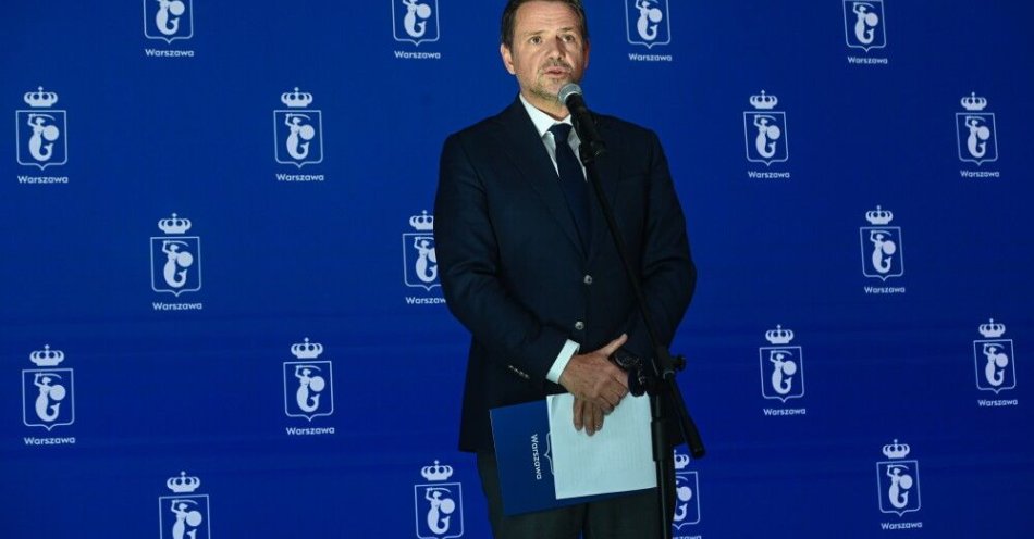 zdjęcie: Trzaskowski: wniosek, by nocna prohibicja obowiązywała w całym mieście – najdalej w marcu / Warszawa, 02.10.2025. Prezydent Warszawy Rafał Trzaskowski podczas konferencji prasowej w Warszawskim Pawilonie Architektury ZODIAK, przed nadzwyczajną sesją Rady m.st. Warszawy, 18 bm. Radni zajmą się projektami dotyczącymi zakazu nocnej sprzedaży alkoholu. (ad) PAP/Piotr Nowak