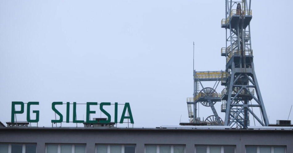 zdjęcie: Protest w kopalni Silesia: do górników zjedzie szef Solidarności Piotr Duda / Czechowice-Dziedzice, 23.12.2025. Kopalnia Węgla Kamiennego Silesia w Czechowicach-Dziedzicach, 23 bm. Kilkudziesięciu górników z Silesii odmówiło w poniedziałek 22 bm. rano wyjazdu na powierzchnię. Pracownicy protestują między innymi przeciwko planowanym zwolnieniom. (doro) PAP/Jarek Praszkiewicz