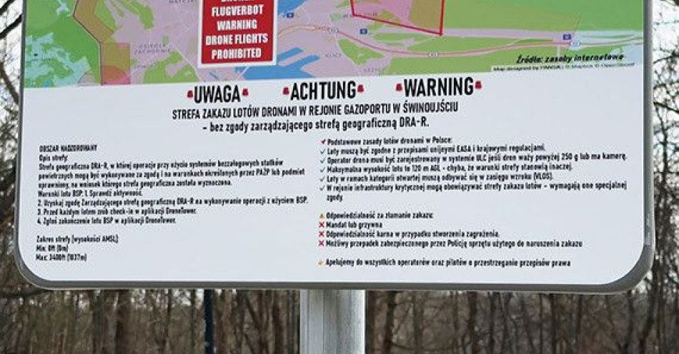 zdjęcie: Nowe tablice w Świnoujściu przypominają o zakazie lotów dronami / fot. KMP w Świnoujściu
