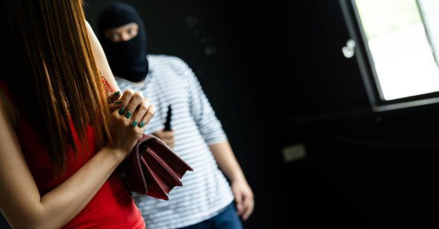 Wyrywał kobietom torebki na ulicy i uciekał; został aresztowany