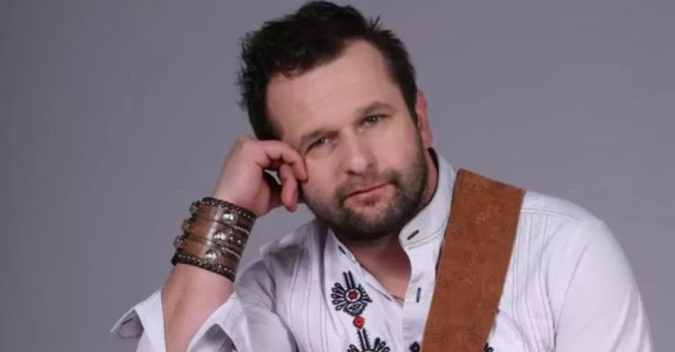 zdjęcie: Paweł Gołecki z zespołem / kupbilecik24.pl / Paweł Gołecki z zespołem