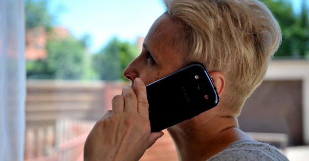 Rozmowy przez telefon komórkowy mogą mieć związek z ryzykiem nadciśnienia