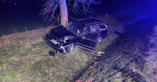 18 – latek kierujący VW podróż zakończył w rowie