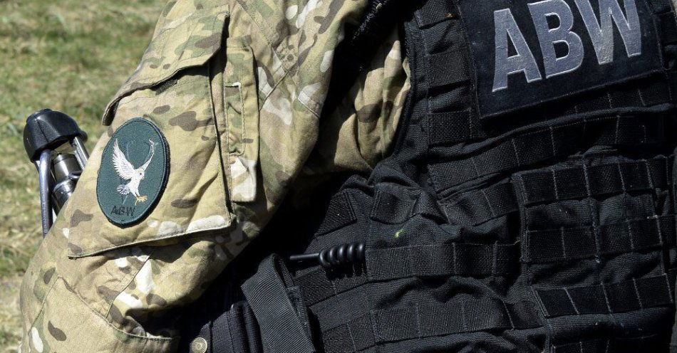 zdjęcie: ABW zatrzymała w Olsztynie 19-latka w śledztwie dot. planowania ataków terrorystycznych / fot. PAP