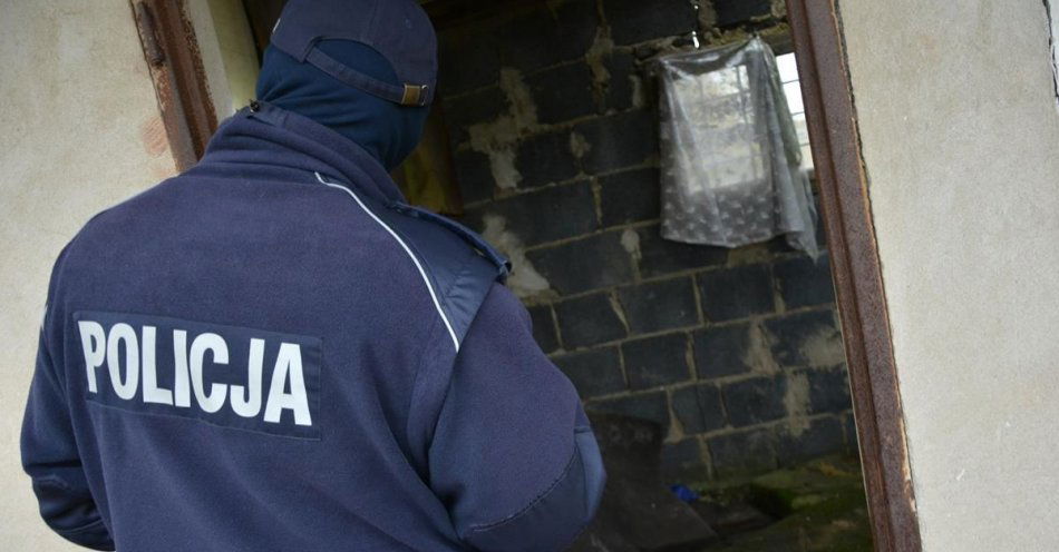 zdjęcie: Policjanci interesują się losem bezdomnych / fot. KPP Krosno Odrzańskie