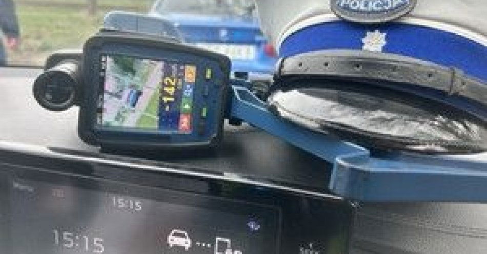 zdjęcie: BMW 142 km/h w obszarze zabudowanym kierowca stracił prawo jazdy / fot. KPP w Żurominie
