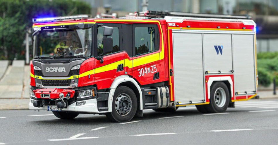 zdjęcie: PSP: od 24 do 26 grudnia 3434 interwencje strażaków i 598 pożarów w budynkach mieszkalnych / Warszawa, 09.10.2025. Wóz Wojskowej Straży Pożarnej w Warszawie, 9 bm. (sp/mgut) PAP/Szymon Pulcyn