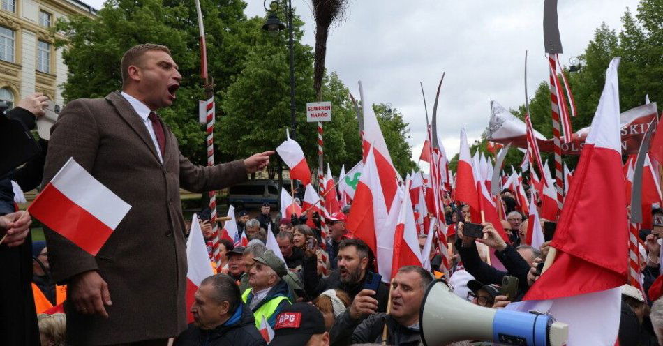 zdjęcie: Ulicami Warszawy przeszedł marsz przeciw imigracji / fot. PAP