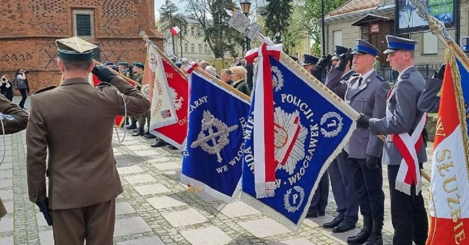 zdjęcie: Obchody 232. rocznicy uchwalenia KONSTYTUCJI 3-go MAJA  we Włocławku / fot. KMP we Włocławku