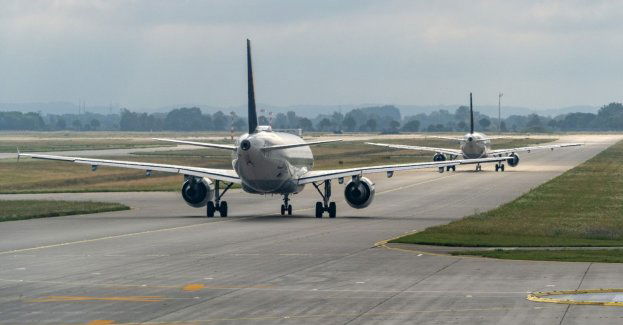 Cztery samoloty przekierowane na lotnisko Ławica