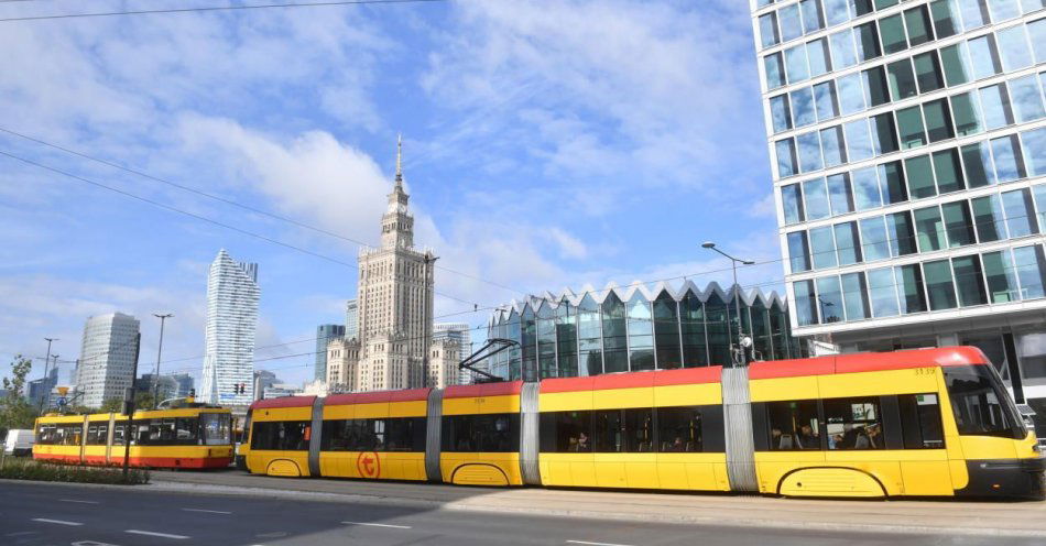 zdjęcie: W piątek Dzień bez Samochodu, w większości miast komunikacja miejska będzie darmowa / fot. PAP