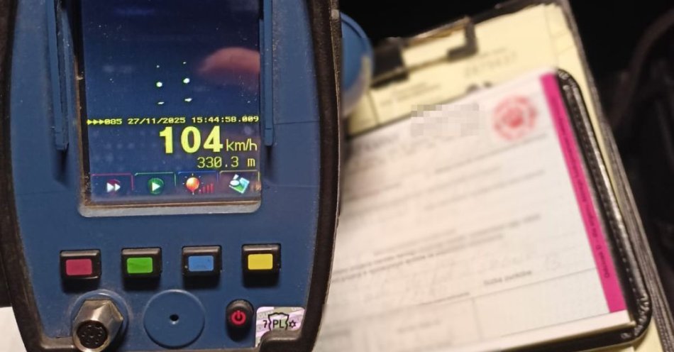 zdjęcie: Młody kierowca stracił prawo jazdy po przekroczeniu prędkości o 54 km/h / fot. KPP Ryki