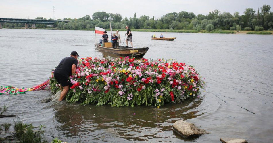 zdjęcie: W sobotę w Warszawie odbyły się Wianki nad Wisłą / fot. PAP