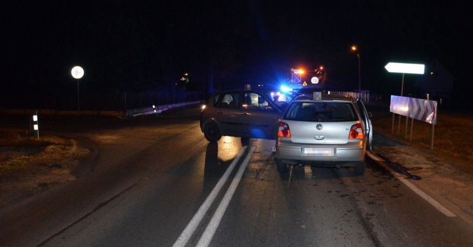 zdjęcie: 40-latek miał ponad 3 promile, kierując Renault doprowadził do kolizji / fot. KMP Zamość