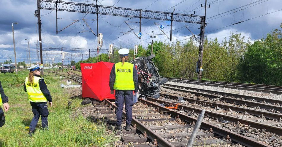 zdjęcie: Tragiczny wypadek na przejeździe kolejowym / fot. KPP Aleksandrów