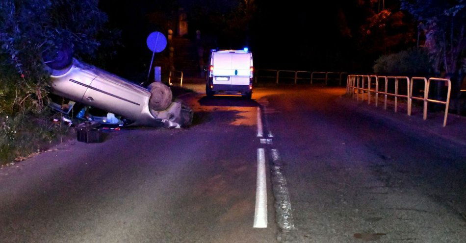 zdjęcie: Nietrzeźwy kierowca dachował samochodem / fot. KPP w Żninie