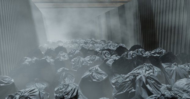 Niebezpieczne odpady porzucone w Kielcach i Kranowie; służby prowadzą dochodzenie