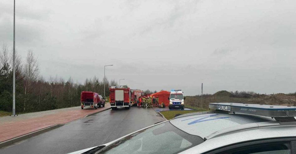 zdjęcie: Policjanci brali udział w ewakuacji szpitala / fot. KPP w Kościerzynie