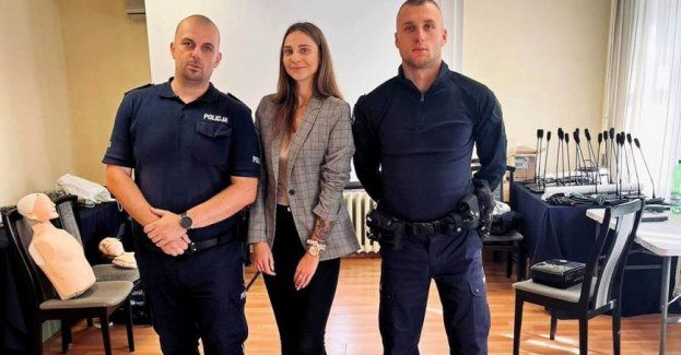 Doskonalenie umiejętności w zakresie udzielania pierwszej pomocy to temat szkolenia  zorganizowanego przez policjantów z KP Żarów dla pracowników Ur