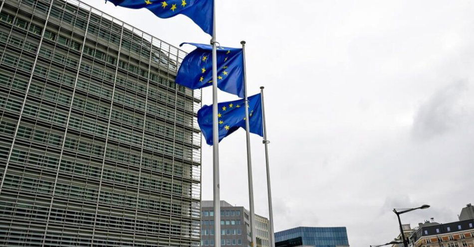 zdjęcie: Komisja Europejska obniżyła prognozę wzrostu PKB dla Polski na 2025 rok z 3,6 proc. do 3,3 proc. / fot. PAP