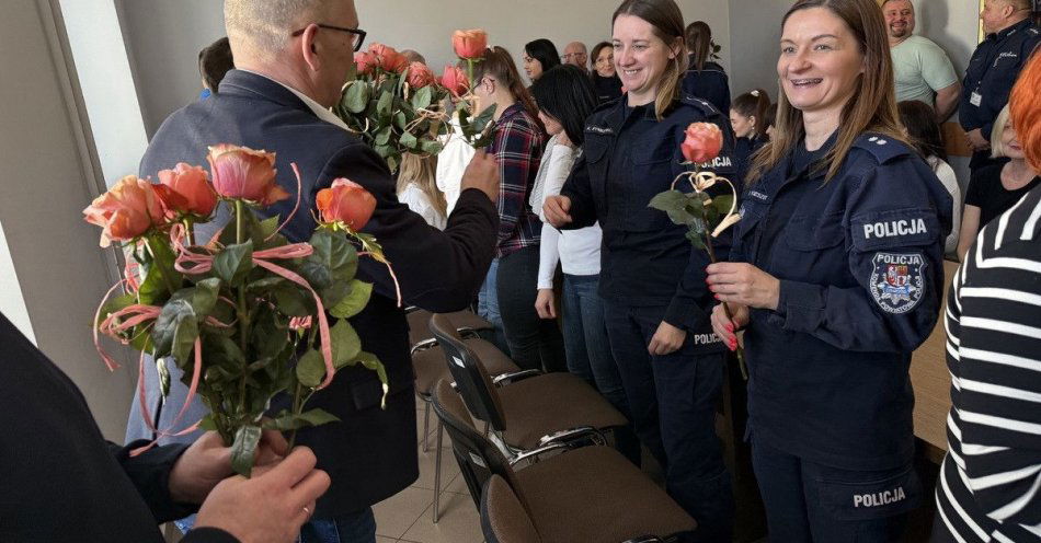 zdjęcie: Żyrardowska policja świętowała Dzień Kobiet / fot. KPP w Żyrardowie Dzień Kobiet KPP Żyrardów